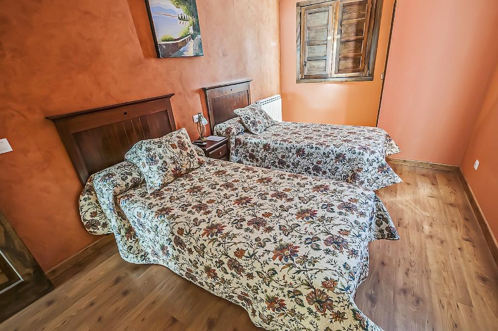 Hotel Rural Pajarapinta Molinaseca Habitación foto