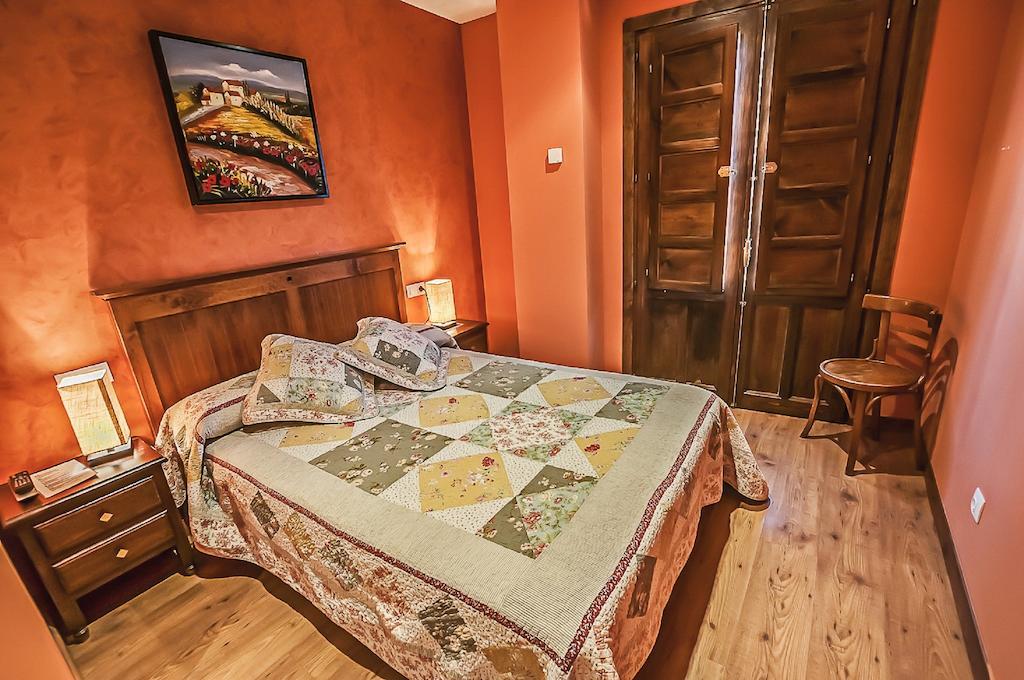 Hotel Rural Pajarapinta Molinaseca Habitación foto